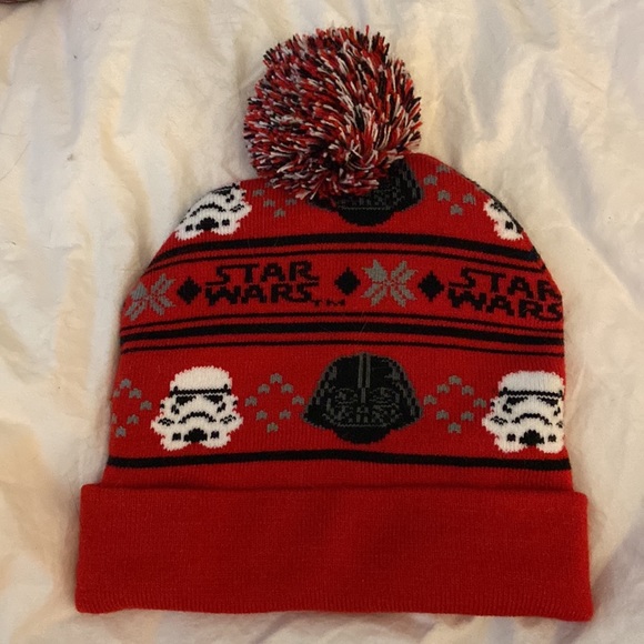 Star Wars red beanie - Picture 2 of 2